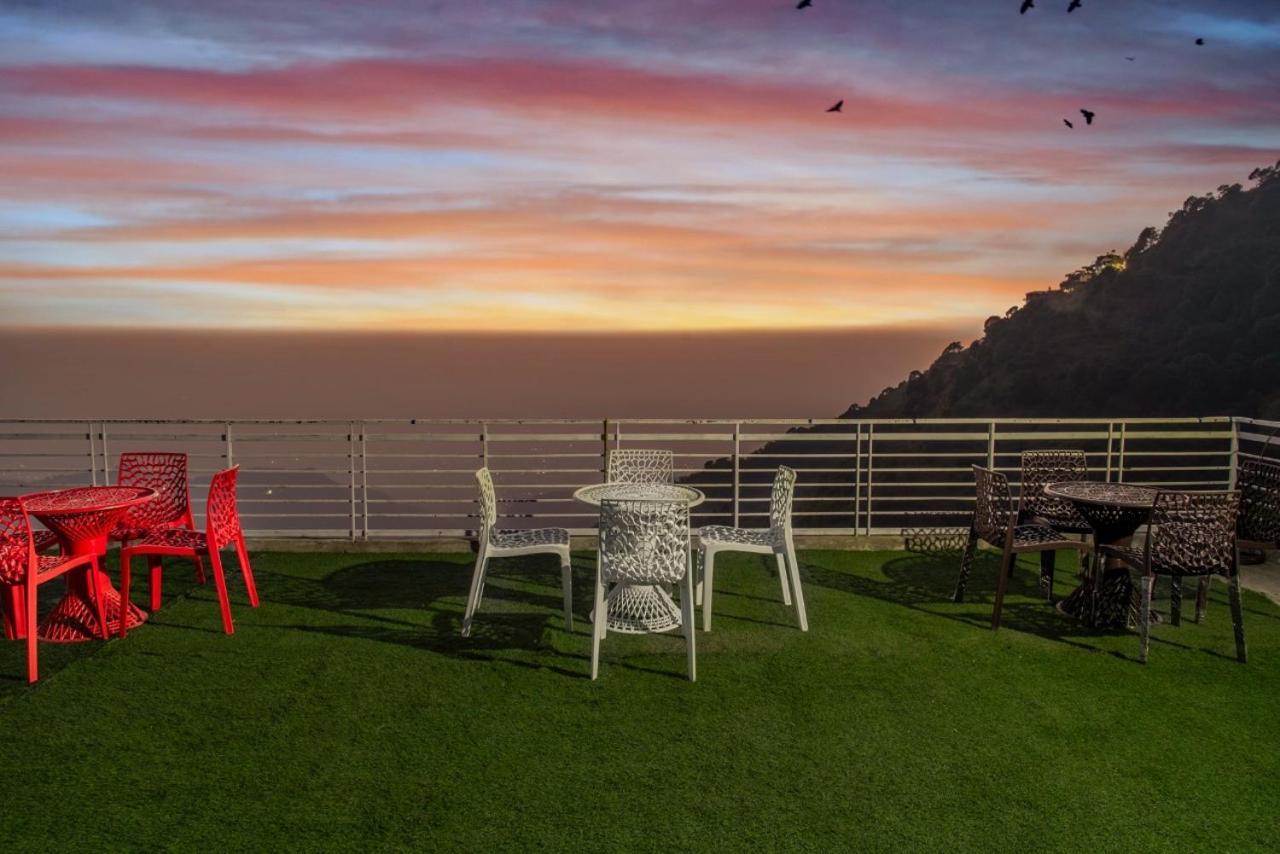 Panormic View By The North Edge Apartment Kasauli Exterior photo